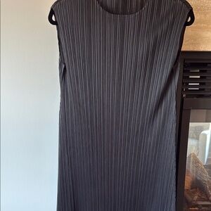 Elegant Black Sleeveless Dress